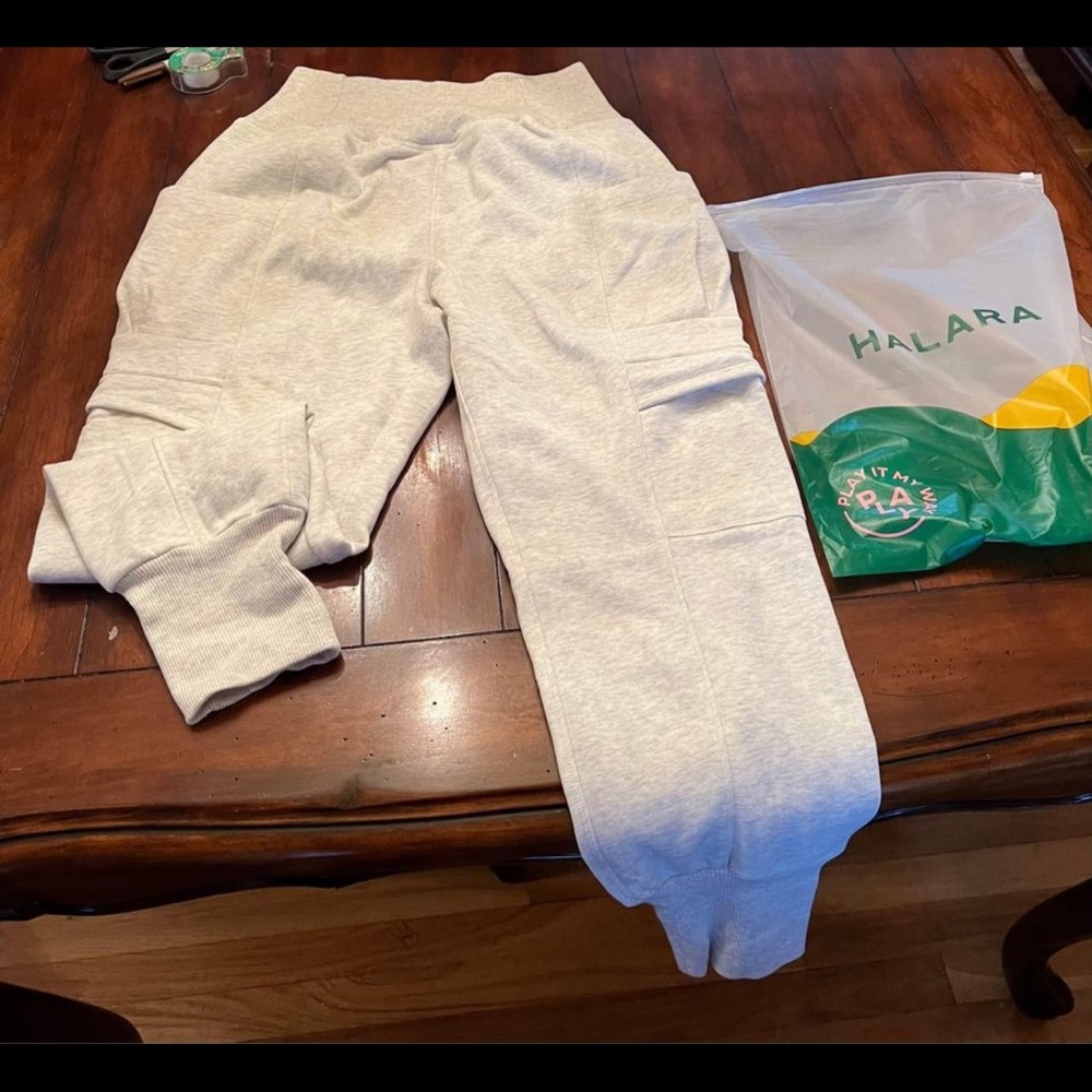 Halara sweatpants size small